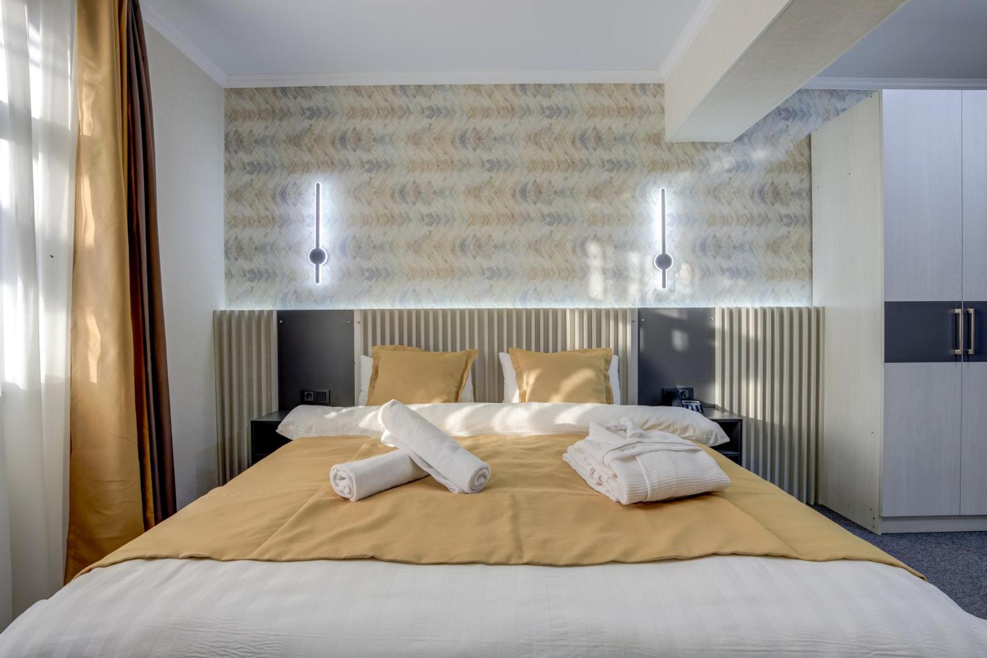 Viva Hotel Bishkek Exterior photo